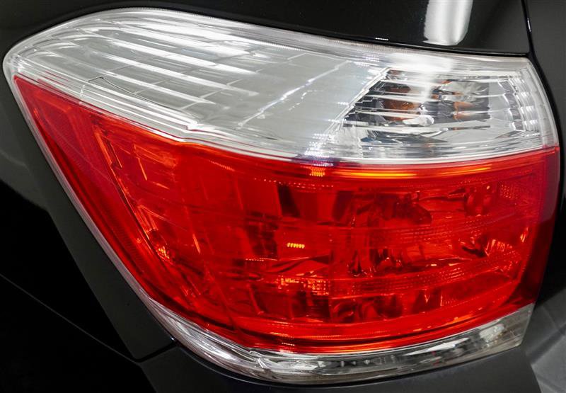 Used 2011 Toyota Highlander SE w/ Tow Pkg AWD/4WD image 51