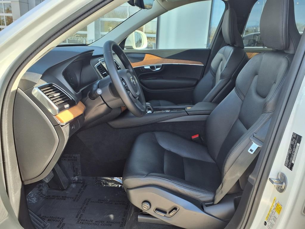 Used 2023 Volvo XC90 B6 Plus w/ Protection Package Premier AWD/4WD image 7