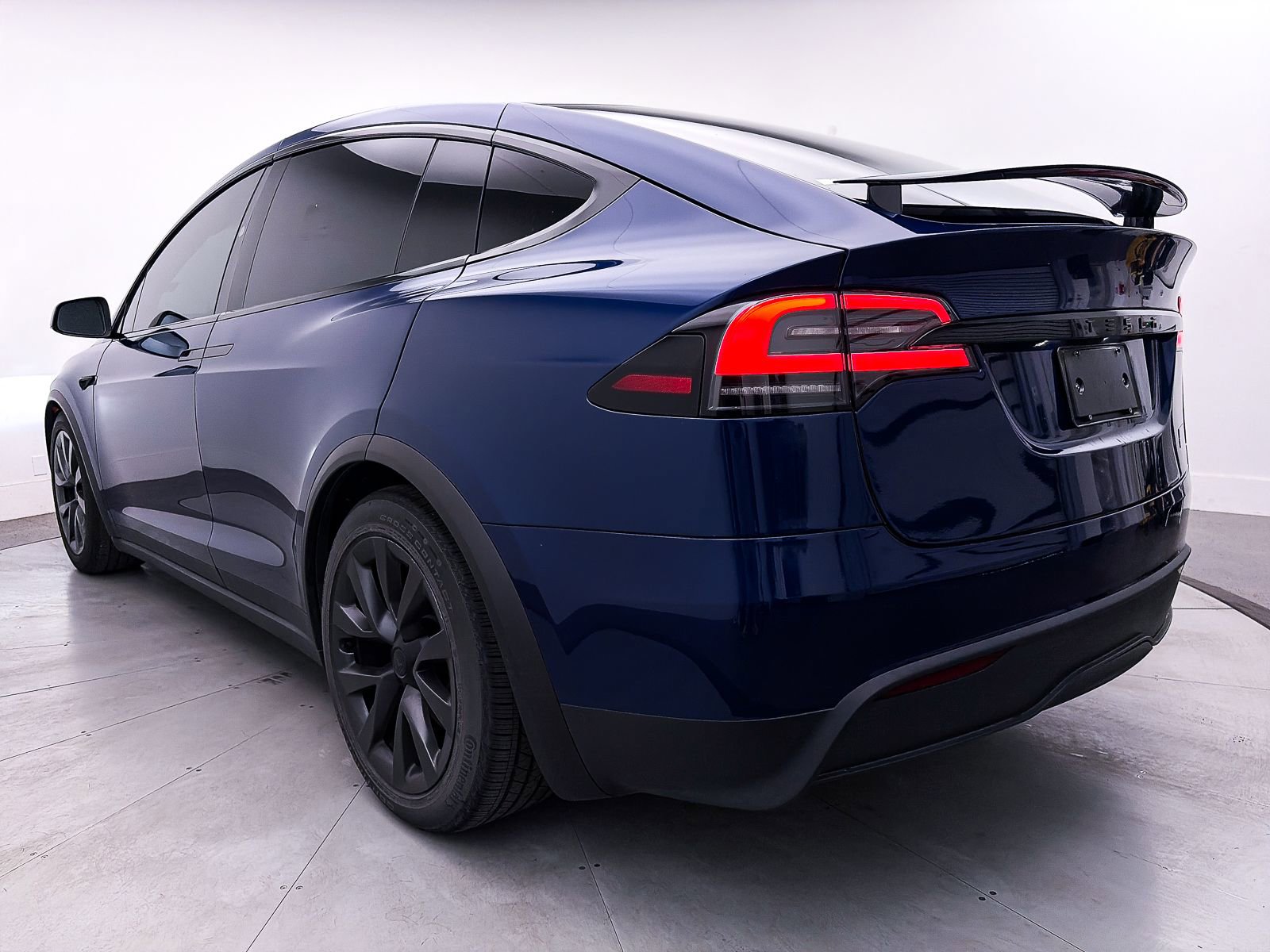 Used 2023 Tesla Model X Plaid image 12