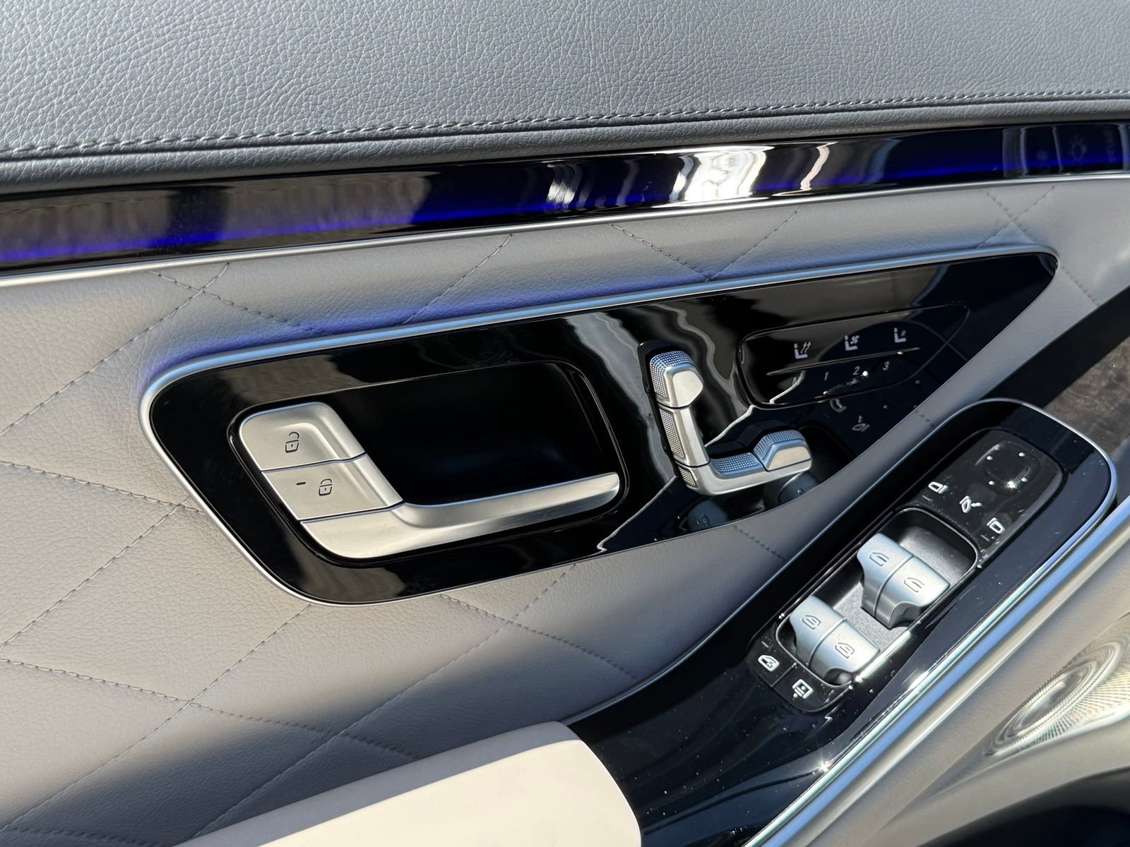 Used 2023 Mercedes-Benz S 580 4MATIC Sedan image 23