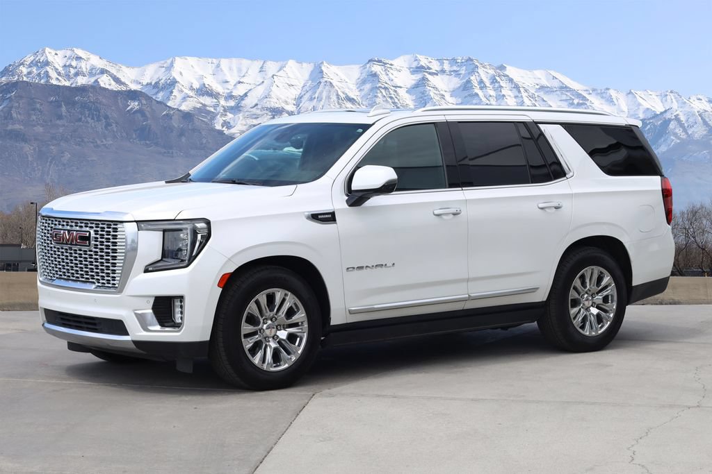 Used 2022 GMC Yukon Denali w/ Denali Ultimate Package AWD/4WD image 2