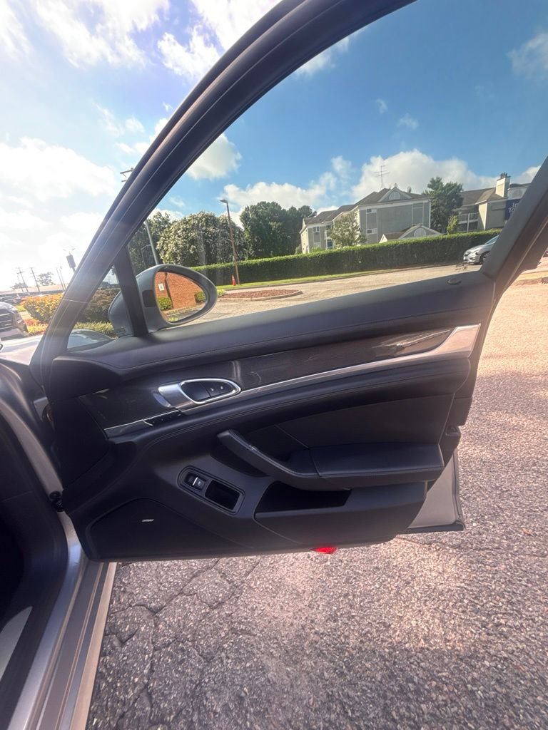 Used 2015 Porsche Panamera AWD/4WD image 49