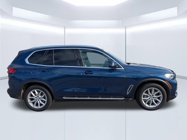 Used 2022 BMW X5 xDrive40i w/ Premium Package AWD/4WD image 3