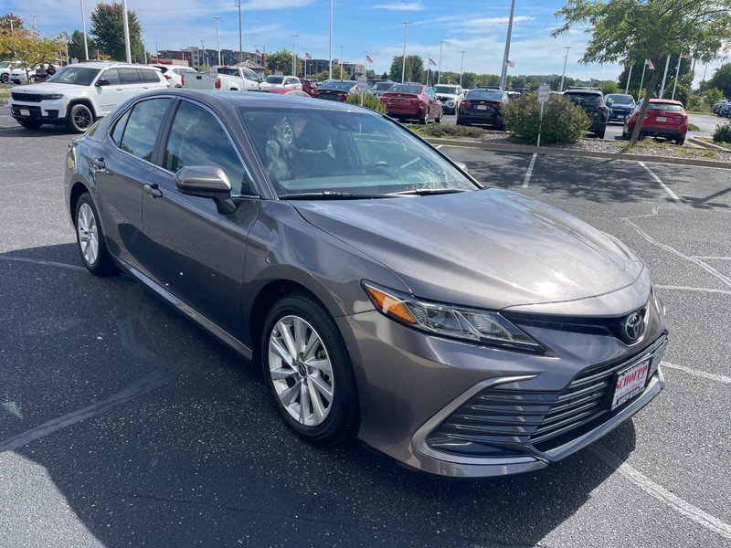 Used 2024 Toyota Camry LE FWD image 2