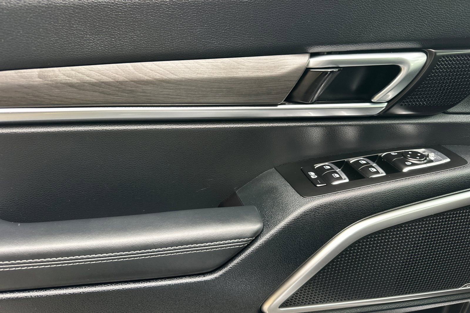 Used 2024 Kia Telluride EX X-Line image 10