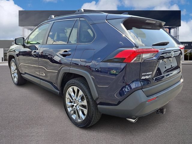 Used 2021 Toyota RAV4 XLE Premium AWD/4WD image 4