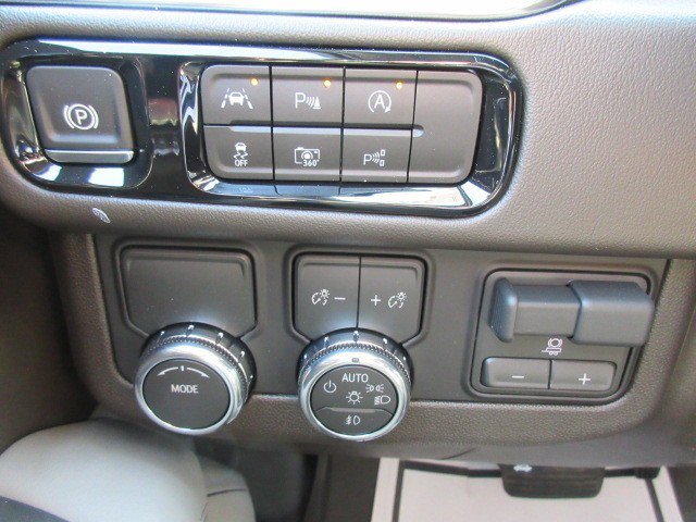 New 2026 GMC Yukon Elevation image 23