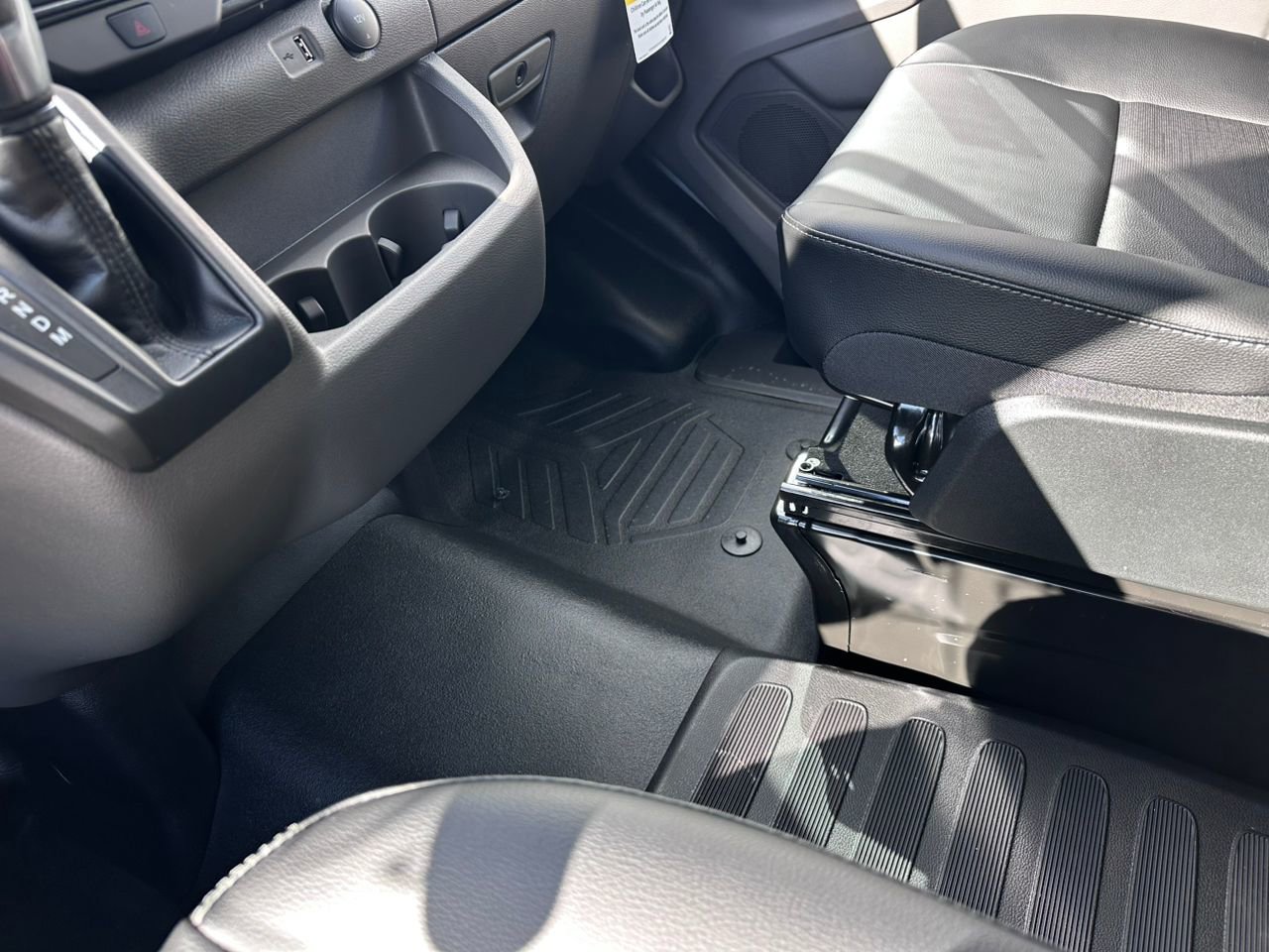 New 2026 Ford Transit 150 148 Medium Roof w/ Load Area Protection Package image 30