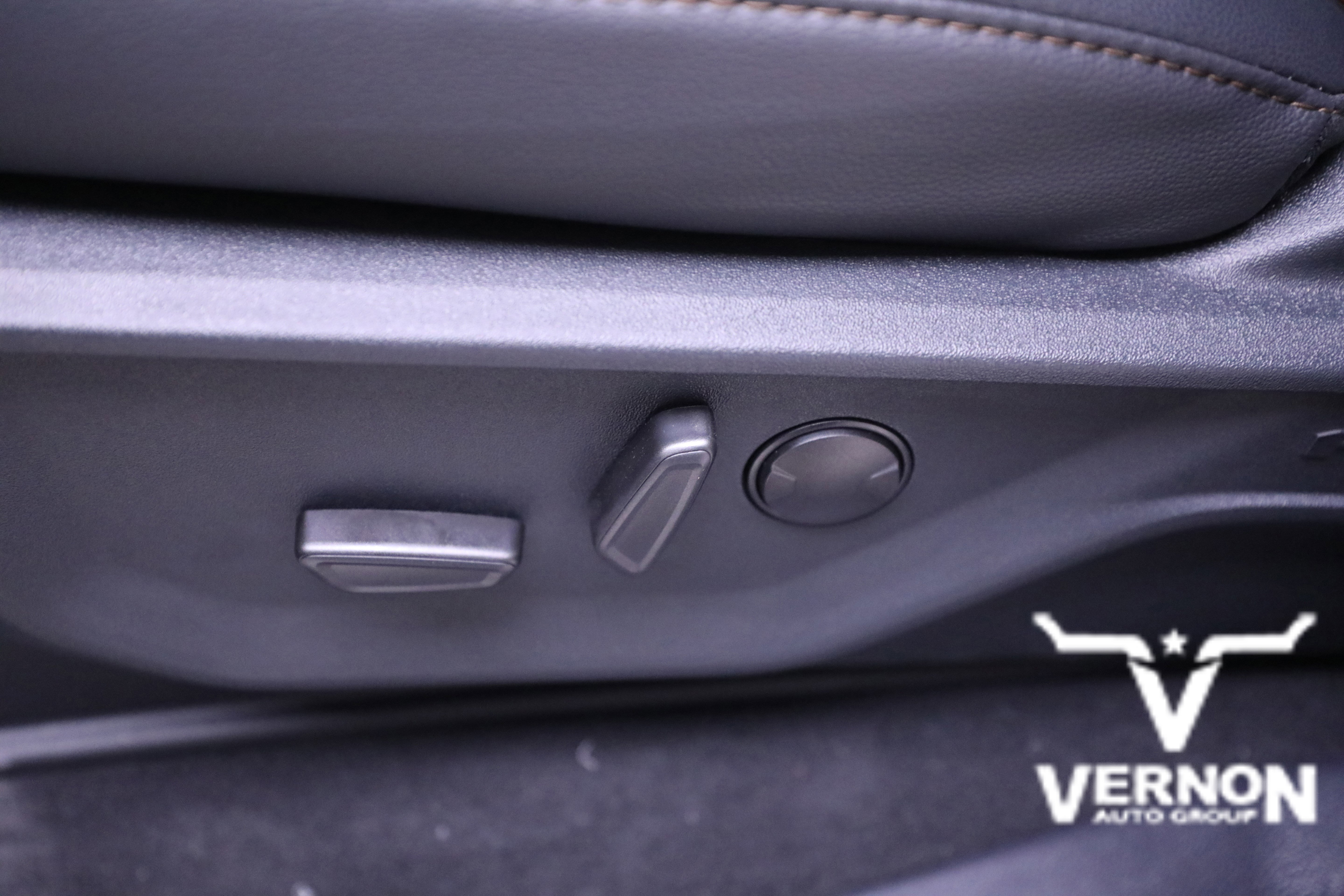 New 2026 Ford F250 Lariat w/ Black Appearance Package image 14