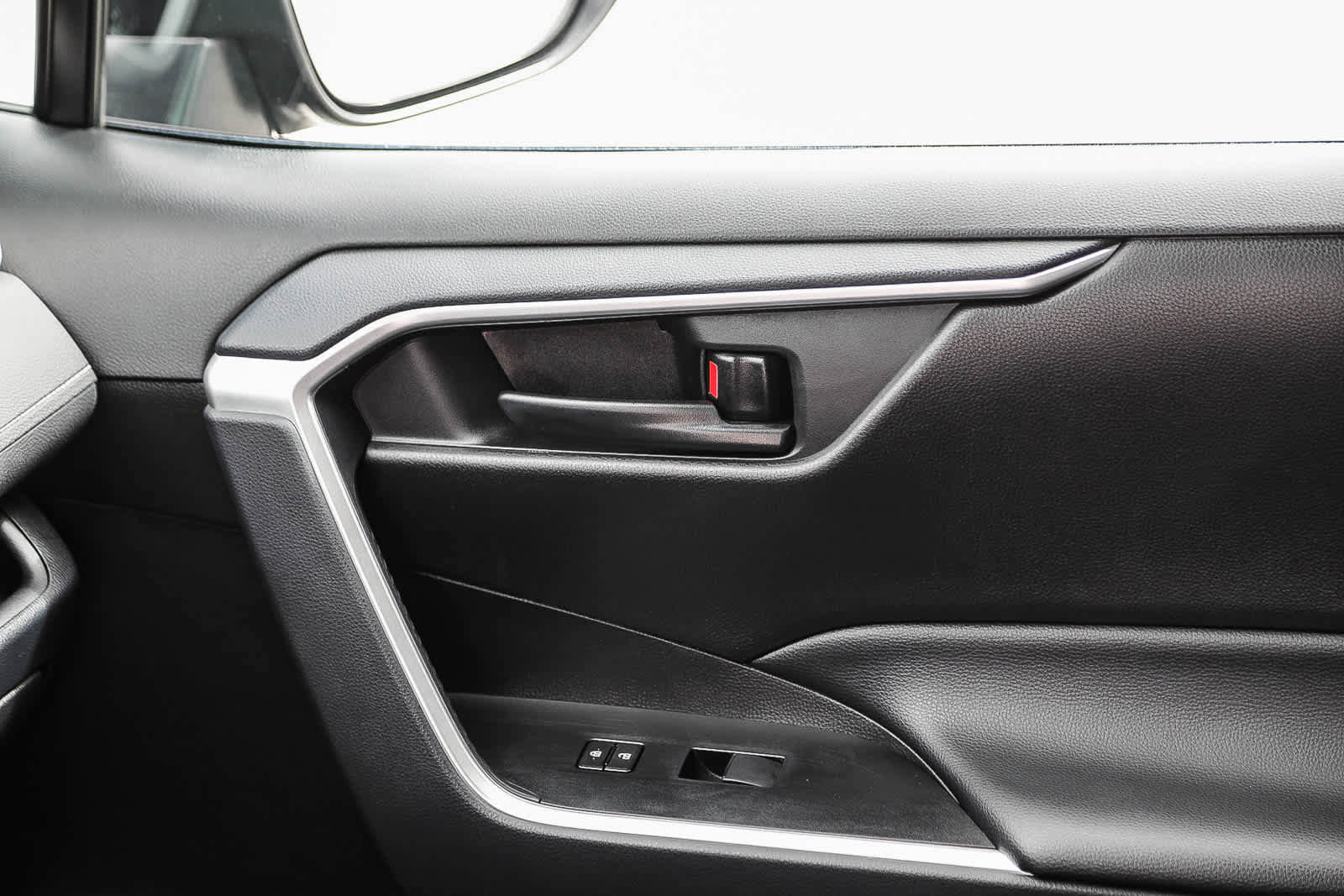 Certified 2025 Toyota RAV4 LE image 22