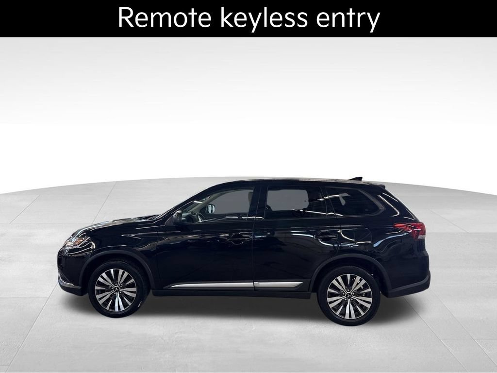 Used 2019 Mitsubishi Outlander SE AWD/4WD image 2