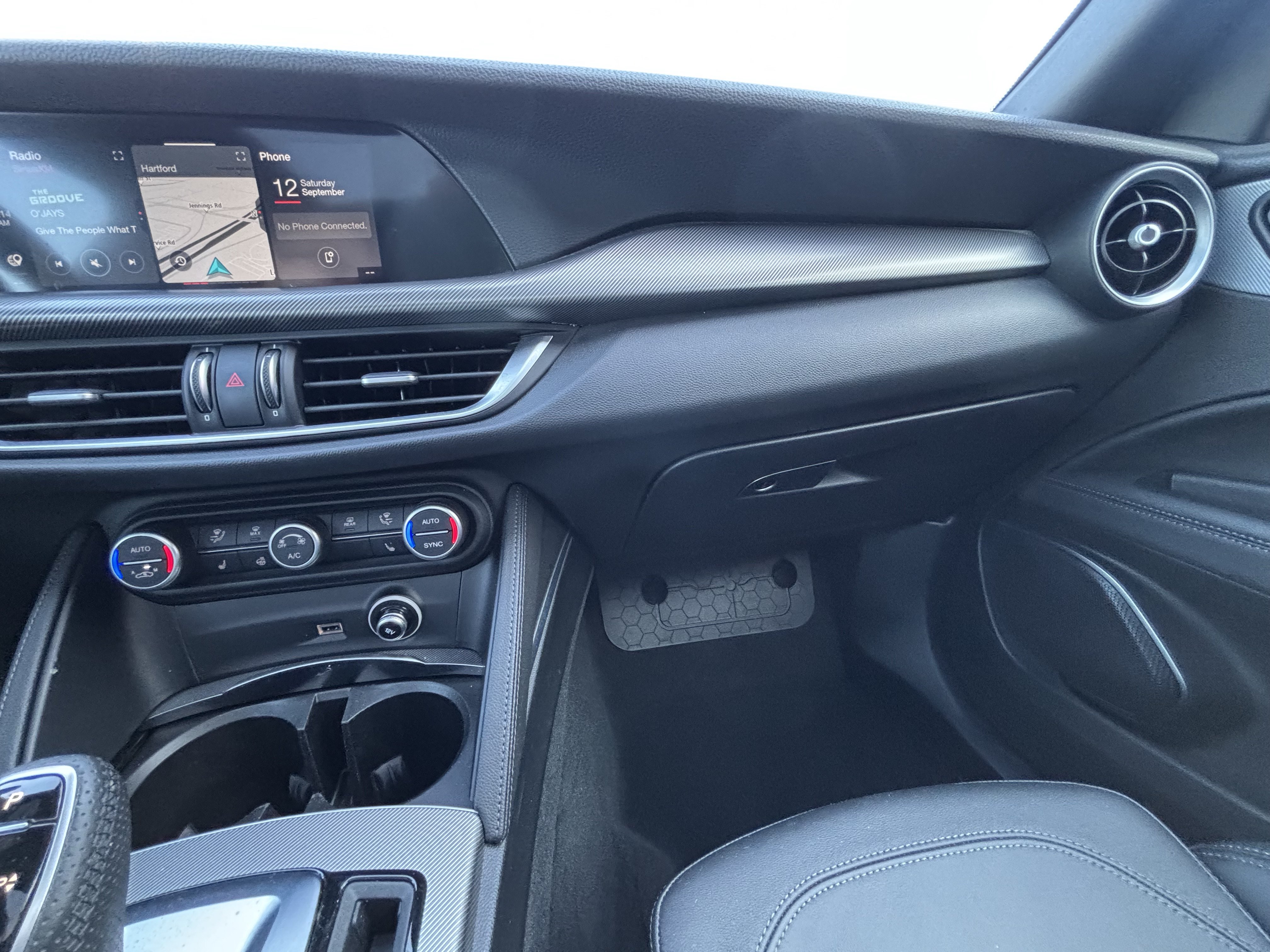 Certified 2023 Alfa Romeo Stelvio Veloce AWD/4WD image 33