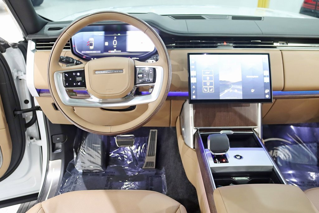 Used 2024 Land Rover Range Rover Long Wheelbase Autobiography image 16