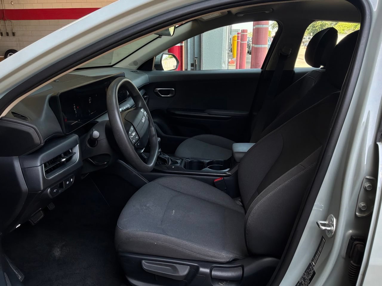 Used 2025 Kia K4 FWD image 10