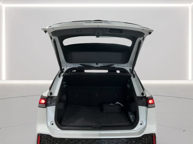 New 2026 Volkswagen Tiguan SE R-Line AWD/4WD image 15