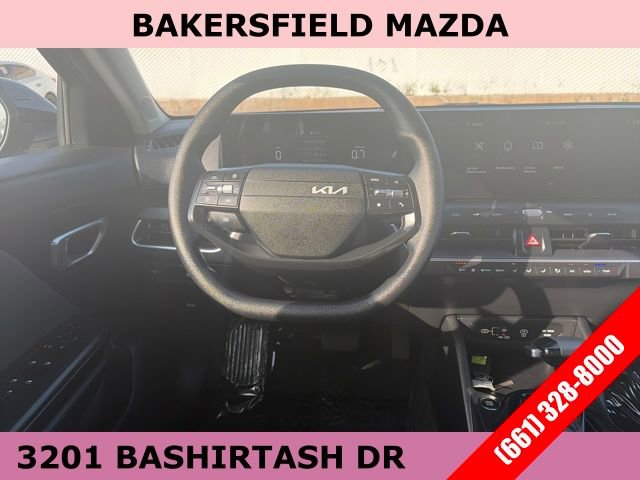 Used 2025 Kia K4 LXS image 13