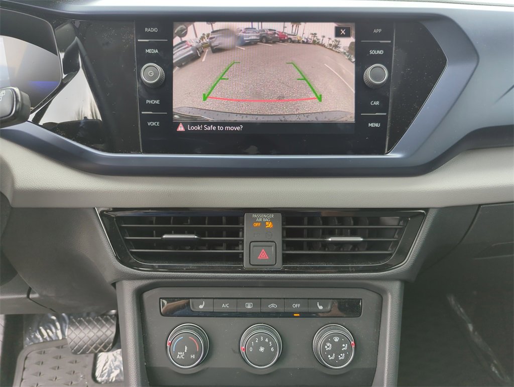 Used 2022 Volkswagen Taos SE w/ Panoramic Sunroof Package image 33