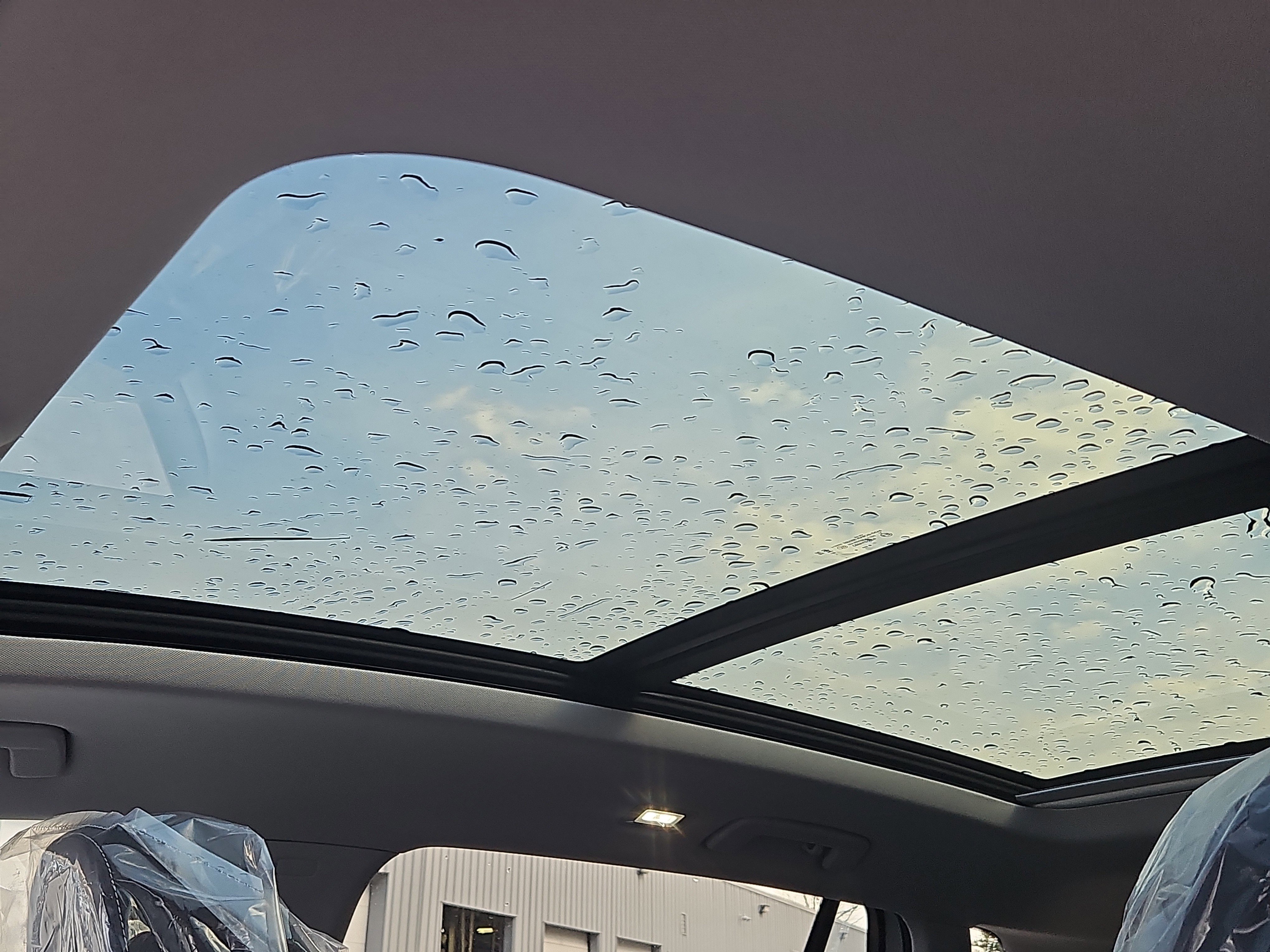 New 2026 Volkswagen Tiguan SE image 7