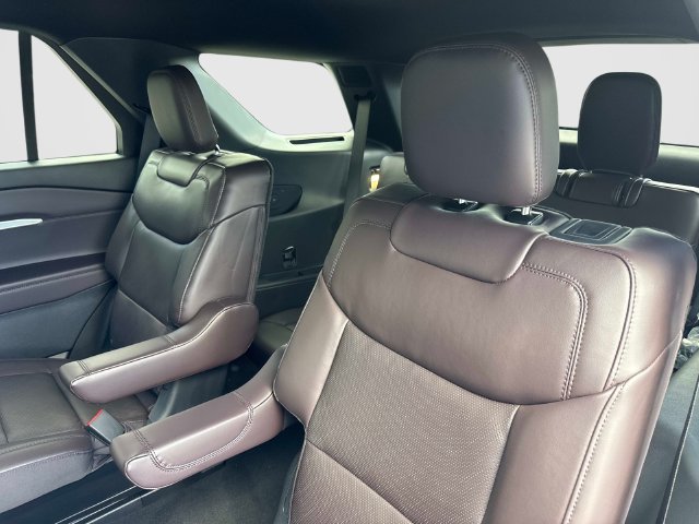 New 2027 Ford Explorer Platinum RWD image 15