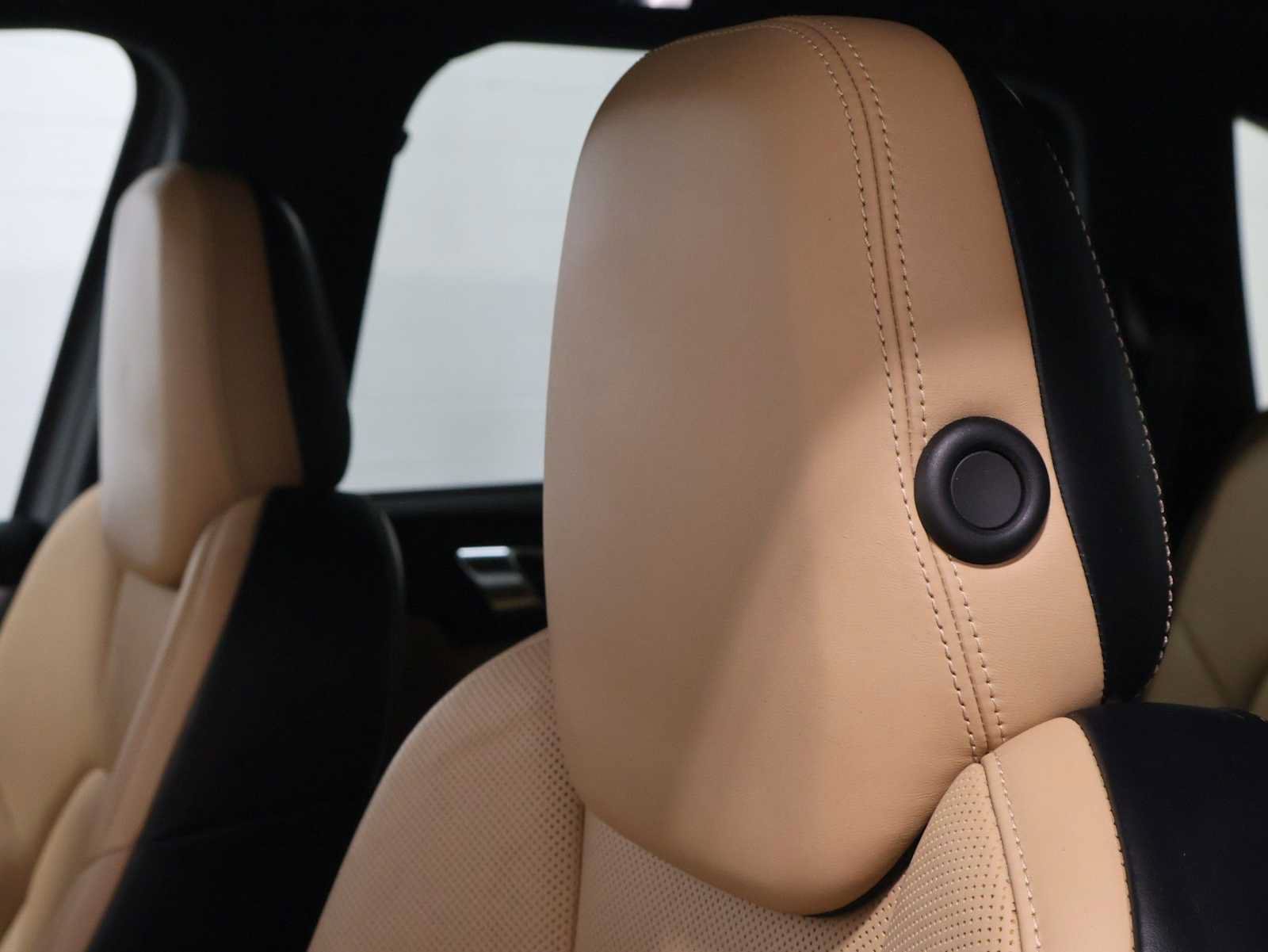 Used 2018 Porsche Cayenne S AWD/4WD image 18