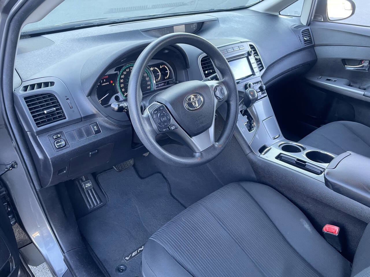 Used 2015 Toyota Venza LE image 11