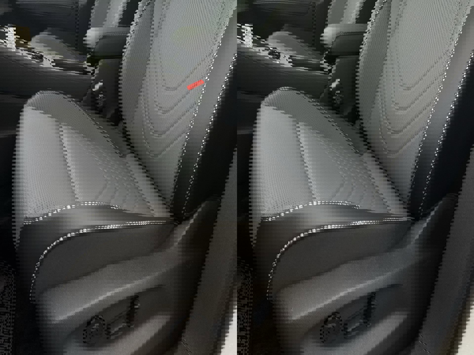 New 2026 Volkswagen Tiguan SE R-Line image 20