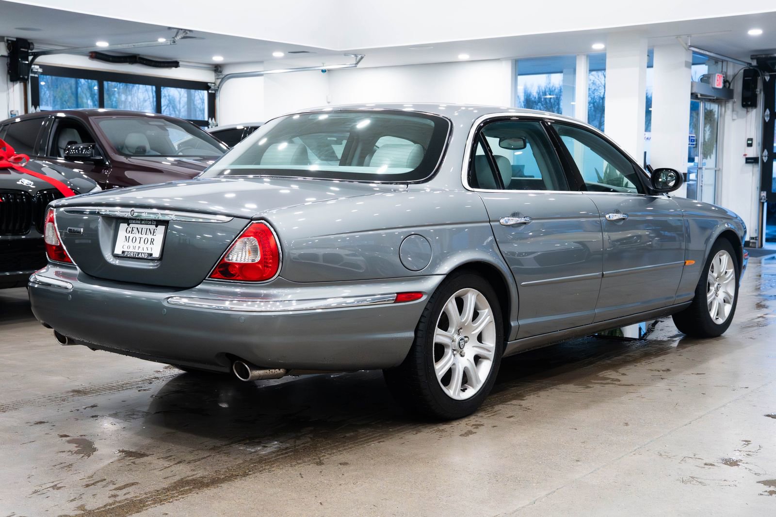 Used 2005 Jaguar XJ8 image 4