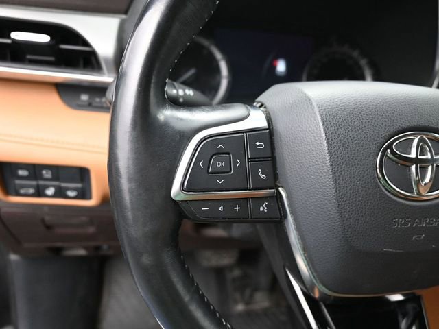 Used 2021 Toyota Highlander Platinum image 17