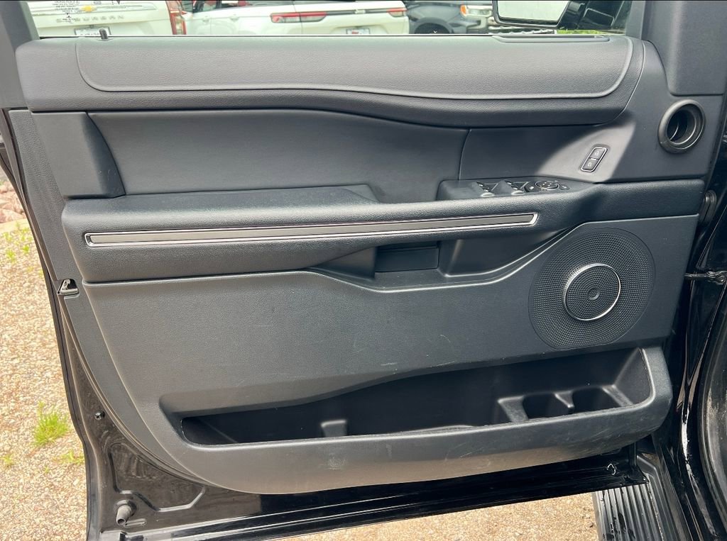 Used 2022 Ford Expedition XLT AWD/4WD image 18