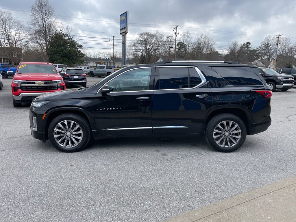 Used 2023 Chevrolet Traverse Premier w/ LPO, Cargo Package image 5