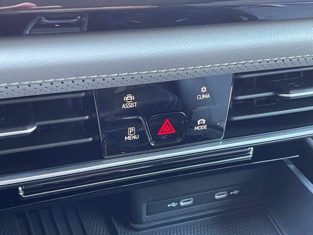 New 2026 Volkswagen Atlas Cross Sport SEL R-Line image 9