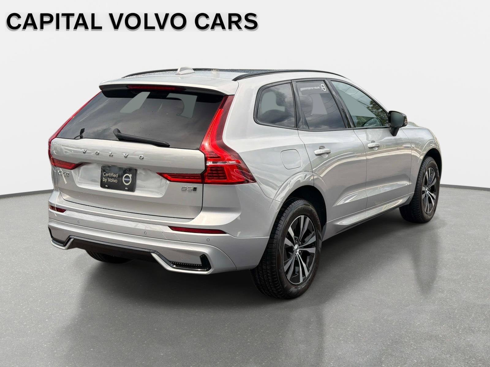 Certified 2025 Volvo XC60 B5 Core AWD/4WD image 5