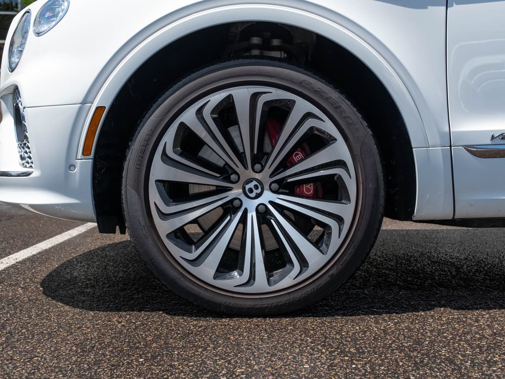 Used 2022 Bentley Bentayga AWD/4WD image 6