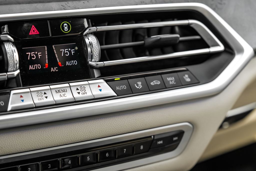 Used 2022 BMW X5 M50i w/ Executive Package image 30