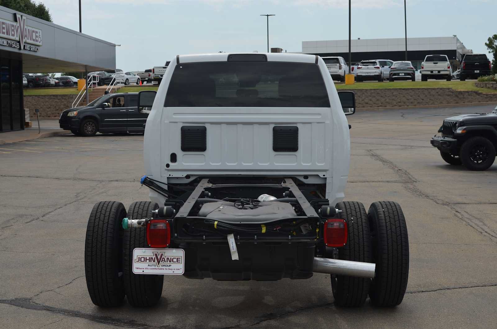 New 2026 RAM 3500 Tradesman AWD/4WD image 35
