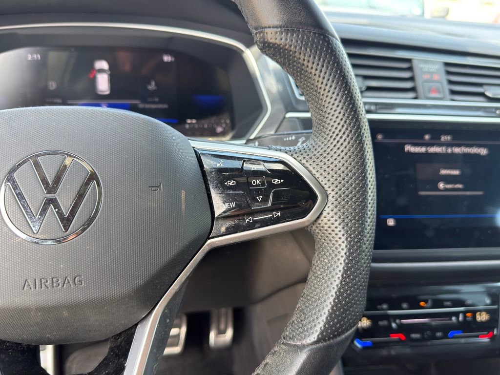 Used 2023 Volkswagen Tiguan SE R-Line image 19