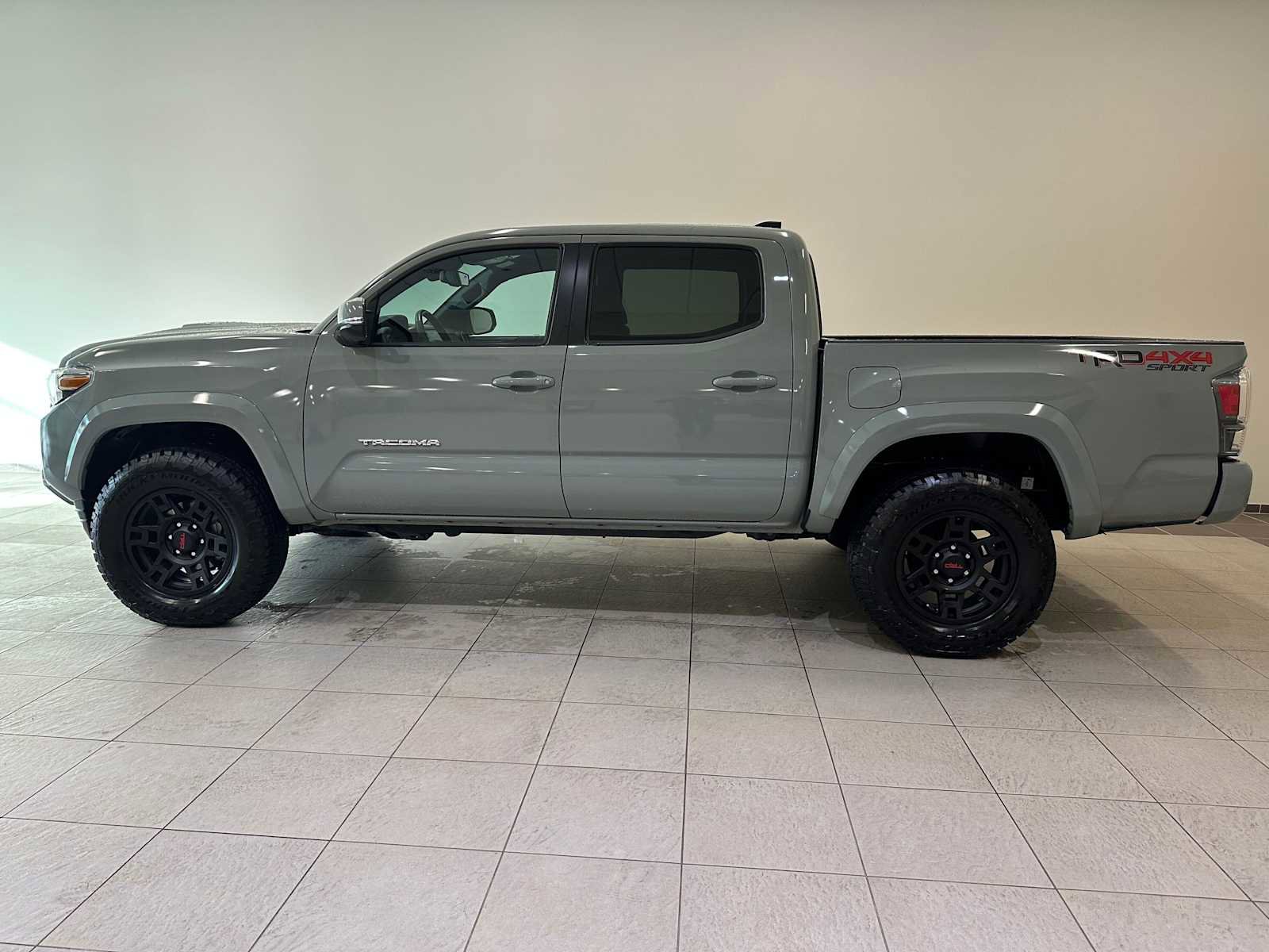 Certified 2022 Toyota Tacoma TRD Sport w/ Technology Package image 3