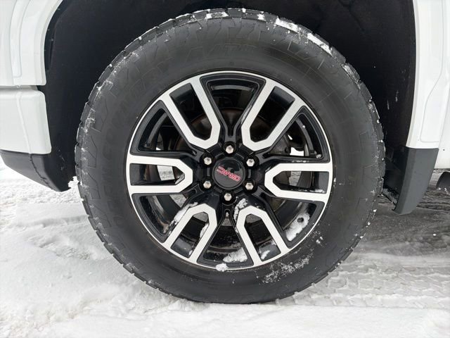 Used 2022 GMC Sierra 1500 AT4 w/ Technology Package image 11