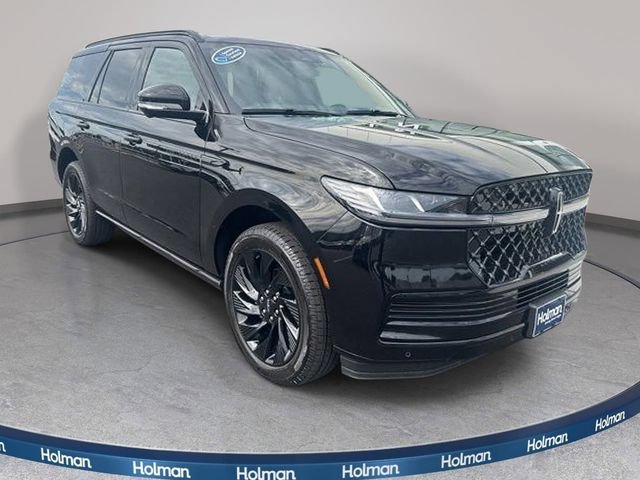 New 2026 Lincoln Navigator Reserve w/ Jet Appearance Package AWD/4WD image 3