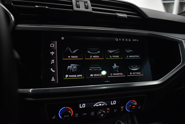 Used 2022 Audi Q3 2.0T Premium Plus image 21