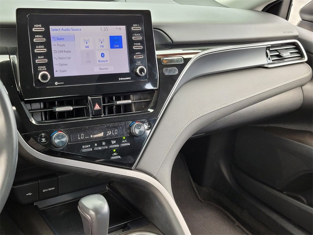 Used 2023 Toyota Camry SE image 23