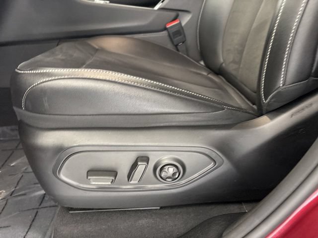 Used 2023 Jeep Grand Cherokee Altitude AWD/4WD image 18