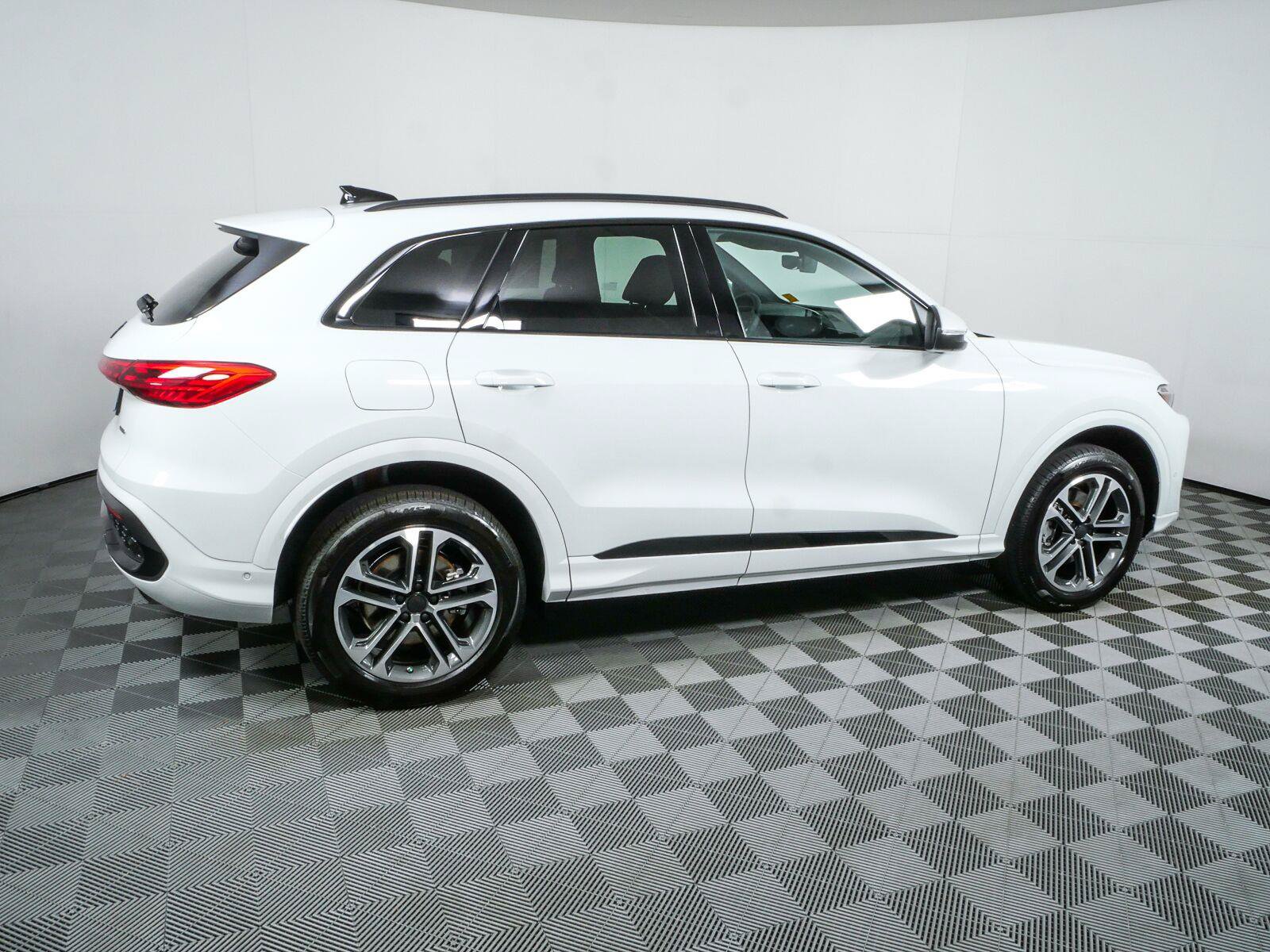 New 2026 Audi Q5 2.0T AWD/4WD image 2