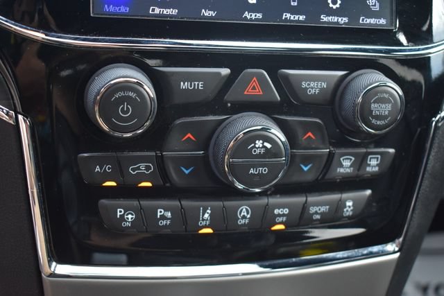 Used 2021 Jeep Grand Cherokee Limited AWD/4WD image 34