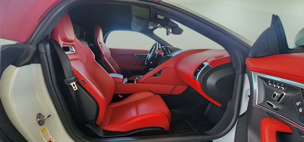 Used 2018 Jaguar F-TYPE R image 21