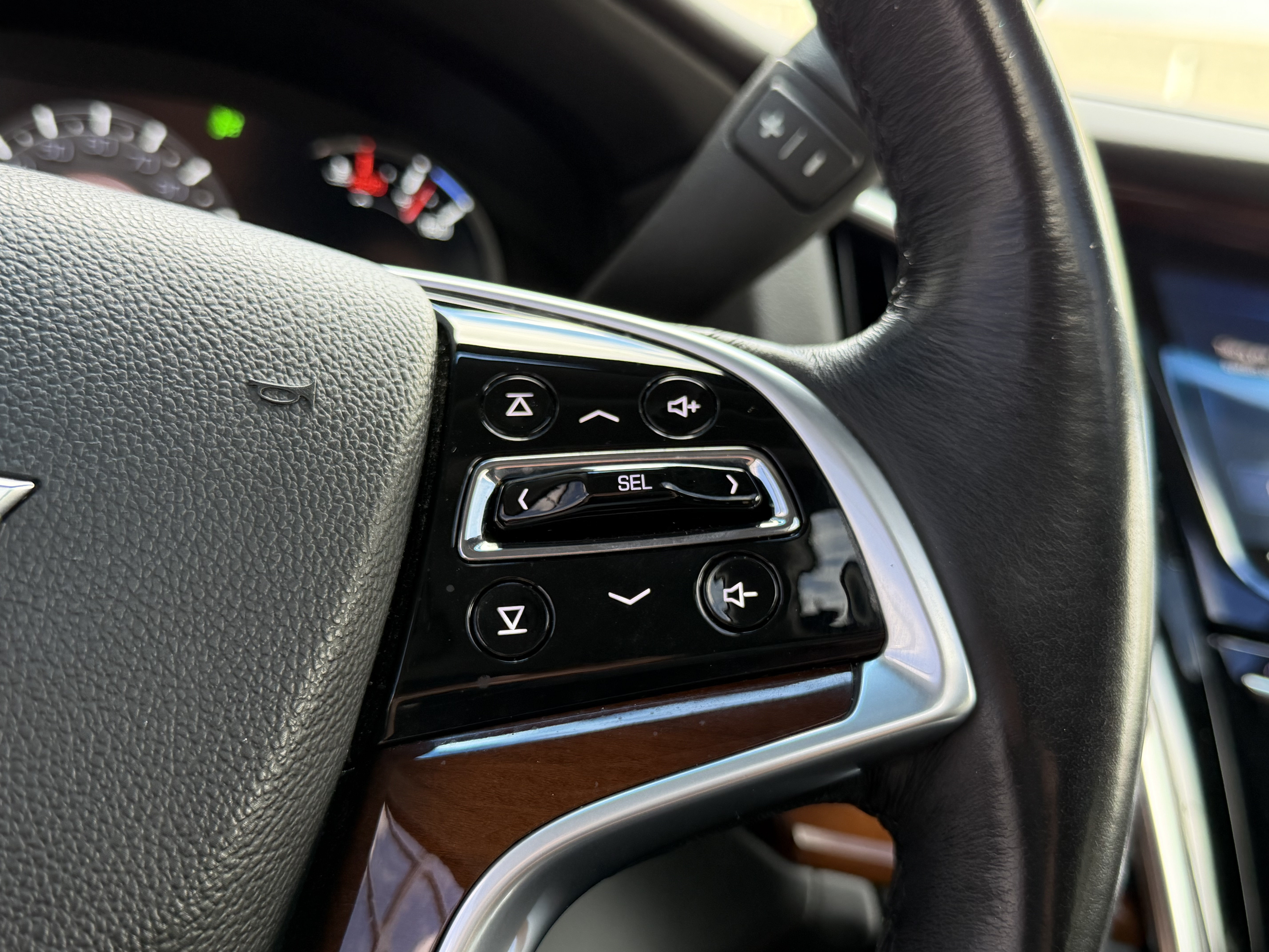 Used 2019 Cadillac Escalade ESV Luxury AWD/4WD image 42