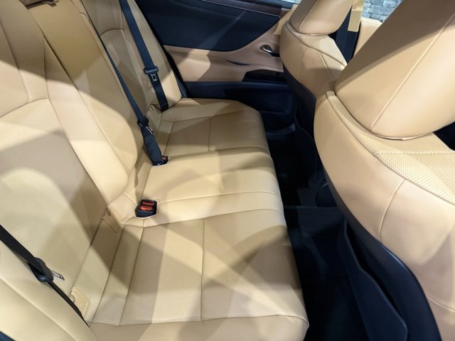 Used 2025 Lexus ES 300h w/ Premium Package image 34