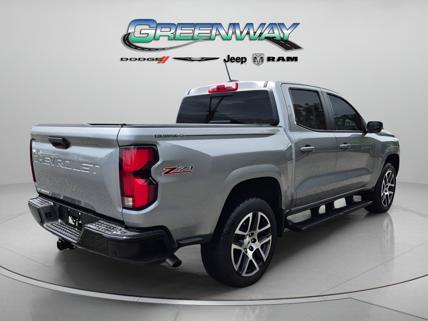 Used 2024 Chevrolet Colorado Z71 w/ Z71 Convenience Package 2 AWD/4WD image 3