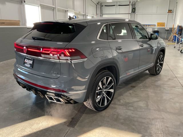 Used 2024 Volkswagen Atlas Cross Sport SEL Premium R-Line image 6
