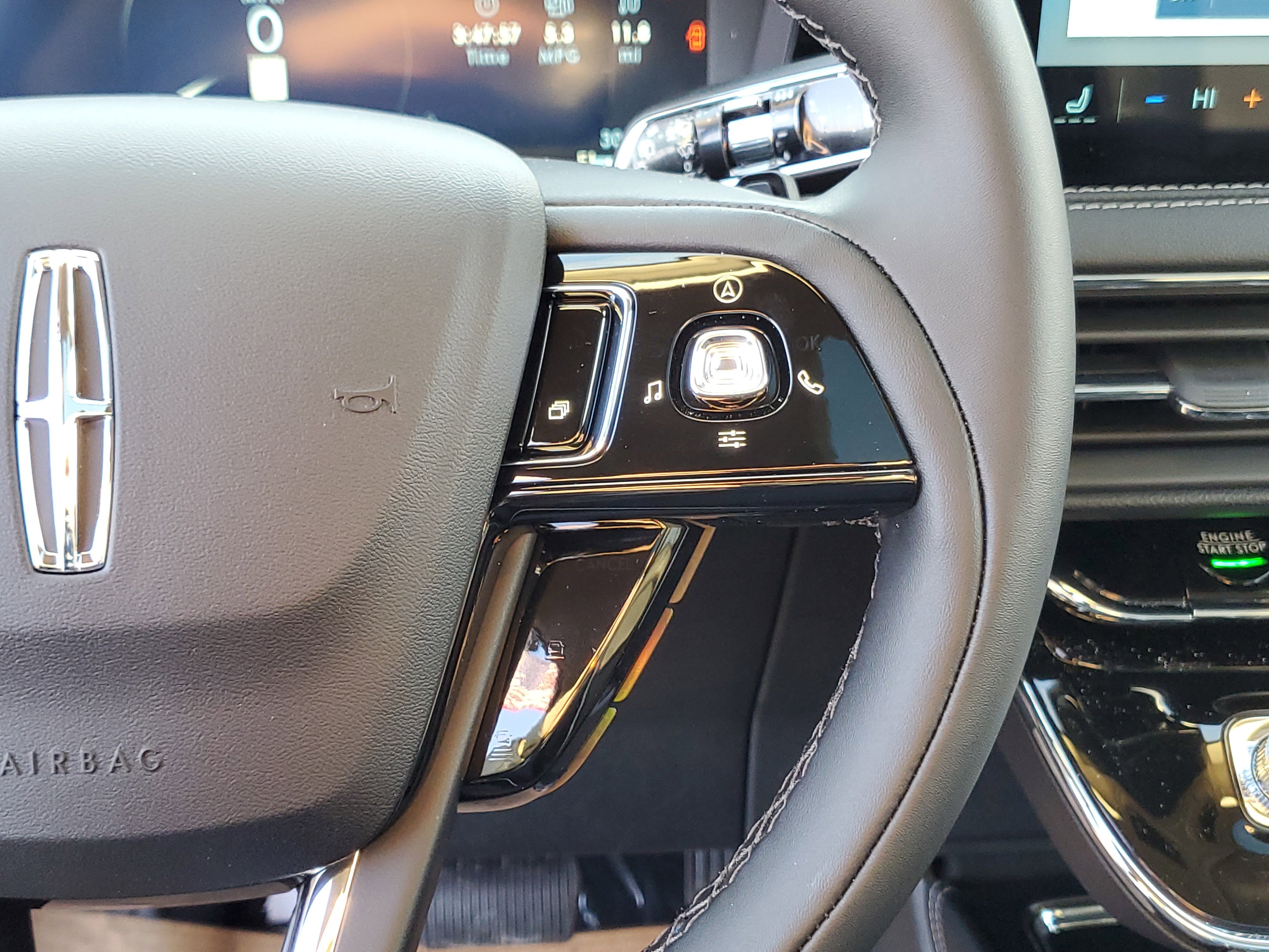 New 2026 Lincoln Corsair Premiere image 18